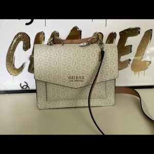 Guess Los Angeles off the shoulder crossbody bag